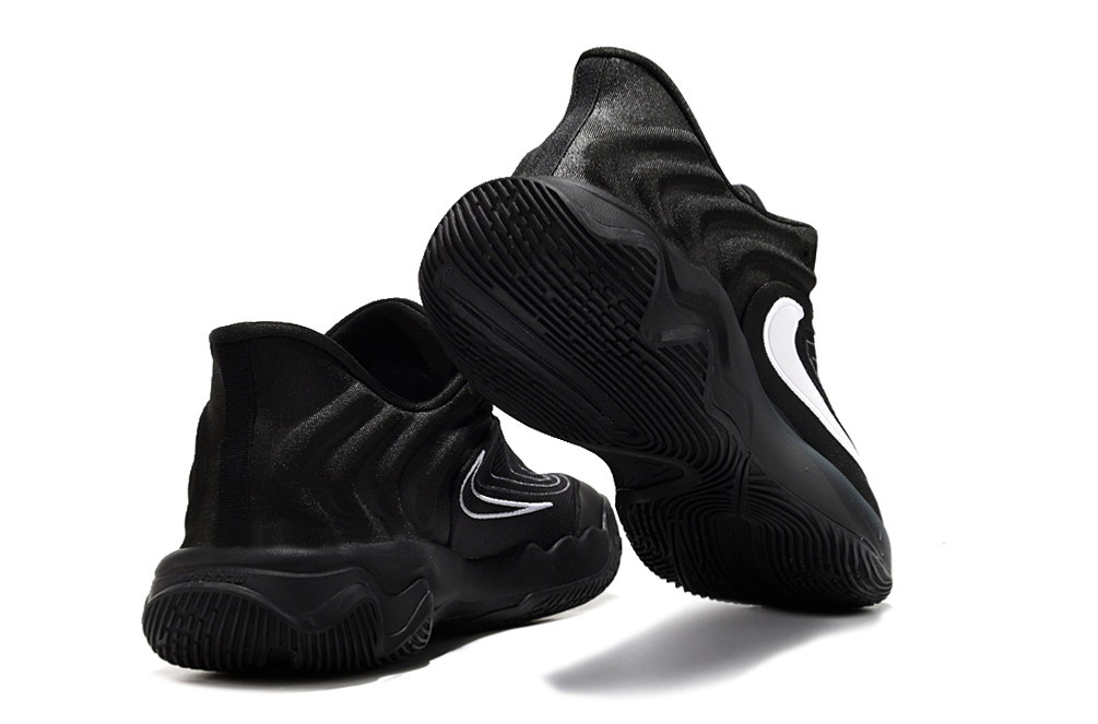 Nike Giannis Immortality 4 Black and white